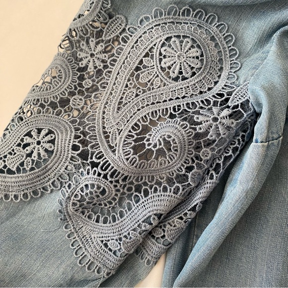 CHICO'S SIZE 0 (US Sz 4) OFF THE SHOULDER EMBROIDERED CHAMBRAY LACE DENIM DRESS - Picture 13 of 14